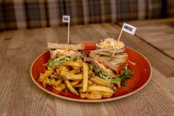 Grilled pork sandwich 