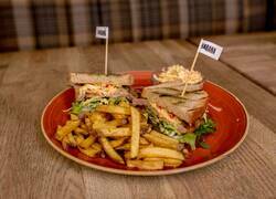 Grilled pork sandwich 